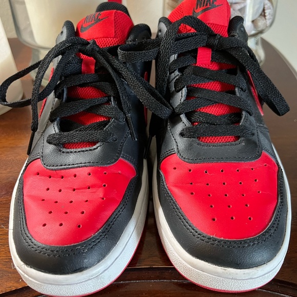 Boys Nike Court Borough Low 2’s Red and Black Sneakers - Picture 3 of 6